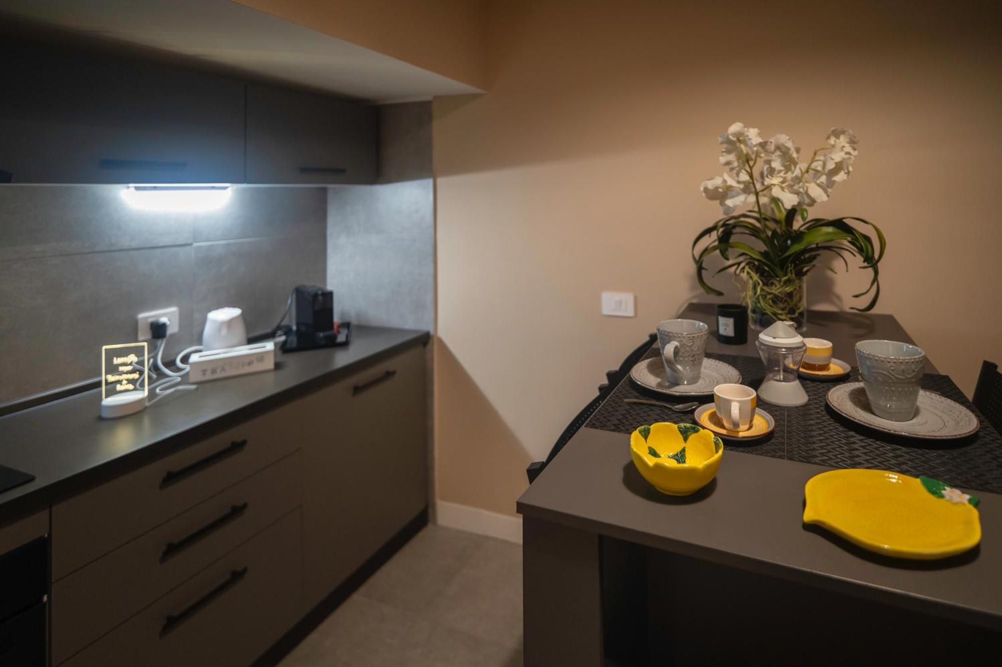 Lemon Apartment Rom